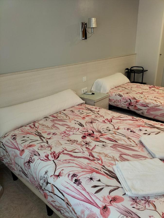 Hostal San Pedro Coslada Eksteriør billede