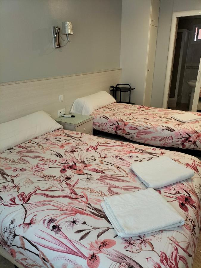 Hostal San Pedro Coslada Eksteriør billede